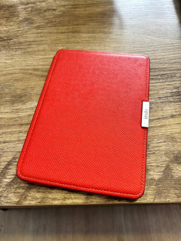 Kindle Paper White в кожаной обложке