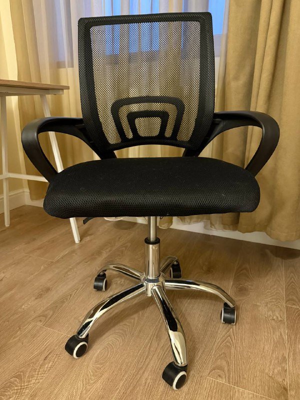 Стол письменный, офисное кресло