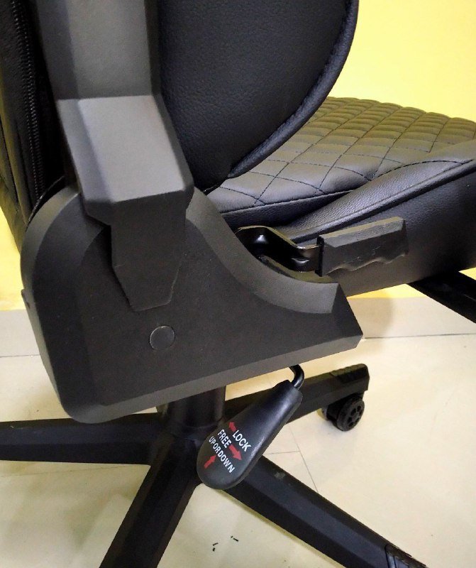 Геймерское игровое кресло 5