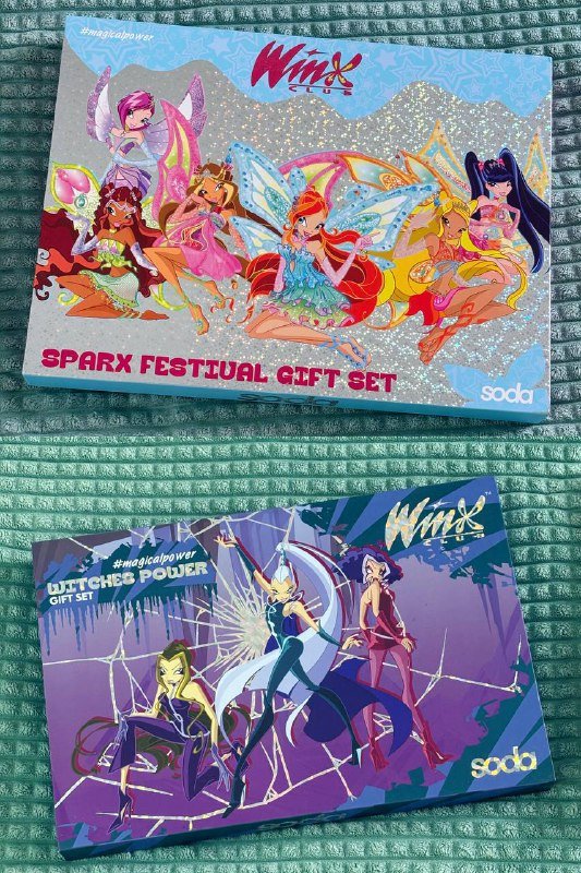 Подарочные наборы Winx Club с косметикой, две палетки теней и аксессуары