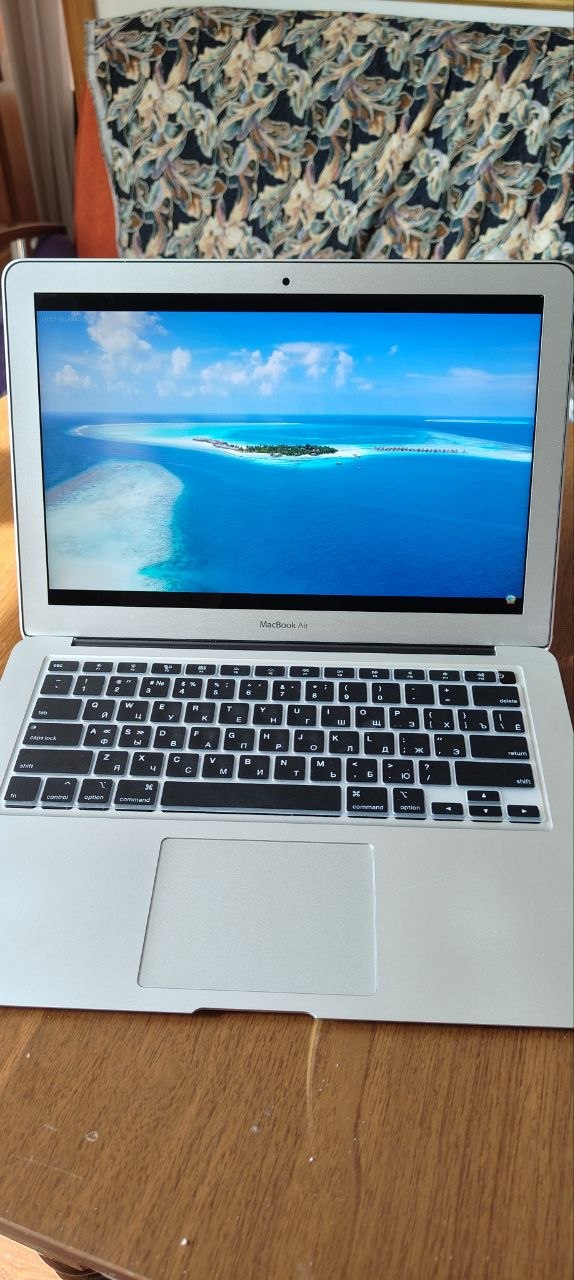 MacBook Air 13 2017 Intel i5 8GB RAM 256GB 3