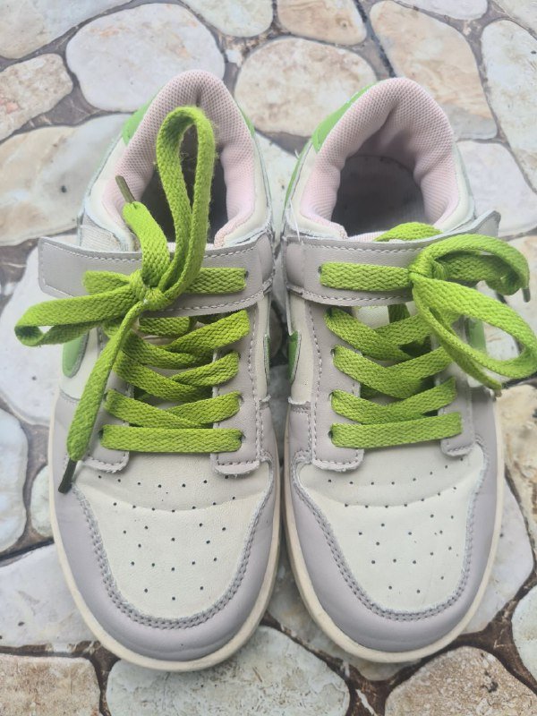 Женские кроссовки 33 размер 3