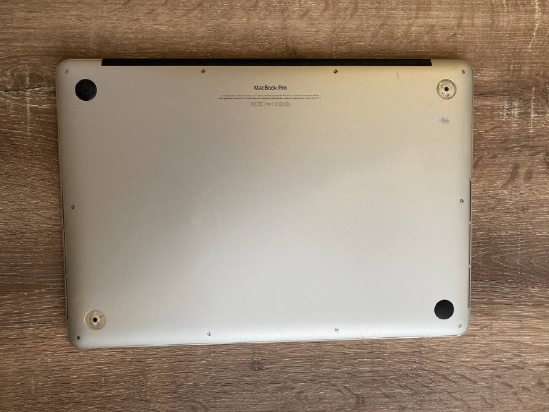 MacBook Pro 15 2013, офисный стул 2