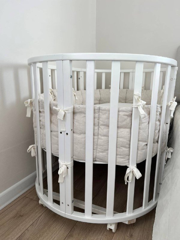 детская кровать с матрасами и принадлежностями 10