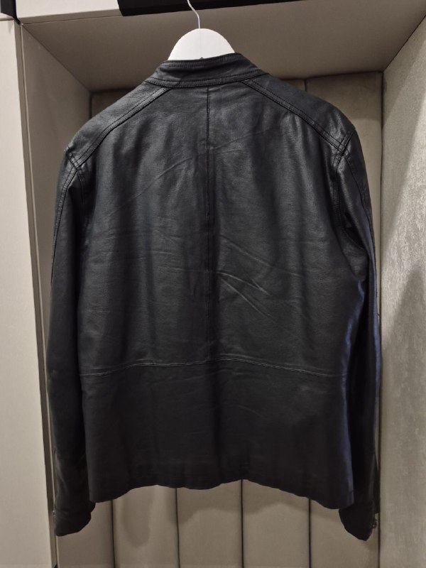 Кожаные куртки, футболка, кеды Diesel и другие 5