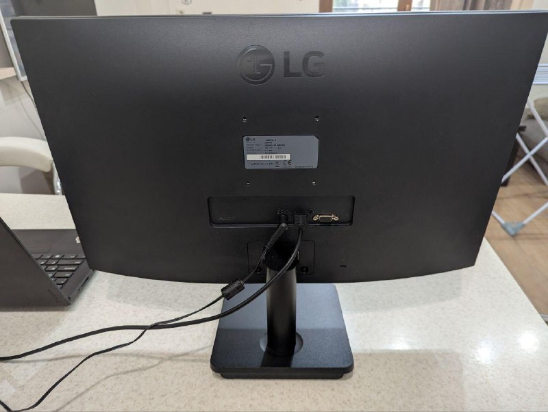 Монитор LG 24MP400 2