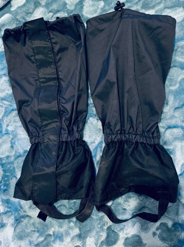 IKEA Markus chair, rubber boots, dresses, bells, makeup brushes, trekking gaiters, pregnancy pillow, leather shorts, USB garland, curtain garland 6