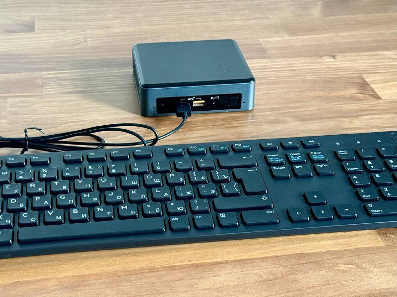 Мини-ПК Intel NUC8i3 i3-8109U 8GB RAM 500GB SSD 5