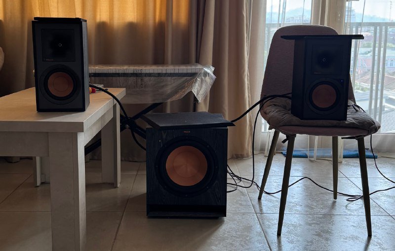 Синтезаторы Behringer, Roland TR-8S, Микшер, Акустика Klipsch, Сабвуфер