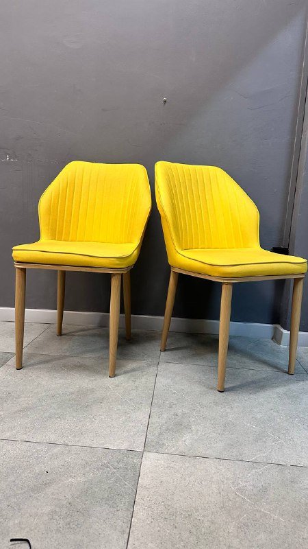 Желтые стулья
