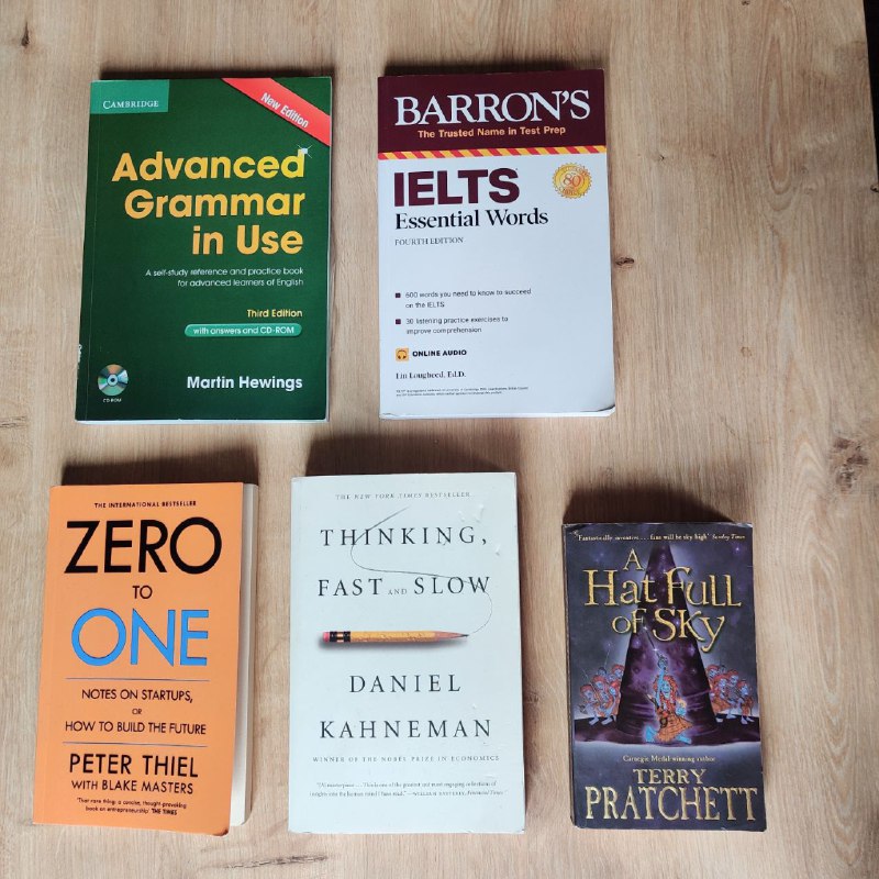 Advanced Grammar in Use, Barron's IELTS, Zero to One, Thinking, Fast and Slow, A Hat Full of Sky