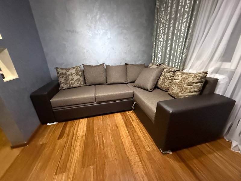 Диван угловой с местом для хранения и съемными чехлами