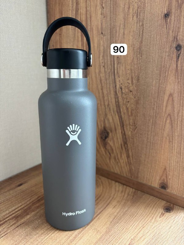 Clothes, water bottle, Christmas tree 2