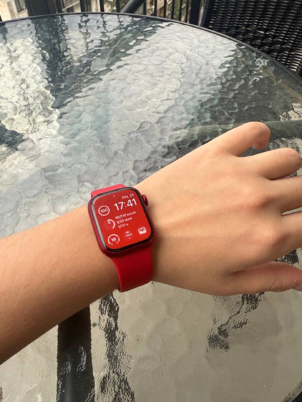 Apple Watch Series 7 41 мм алюминий Product Red 4