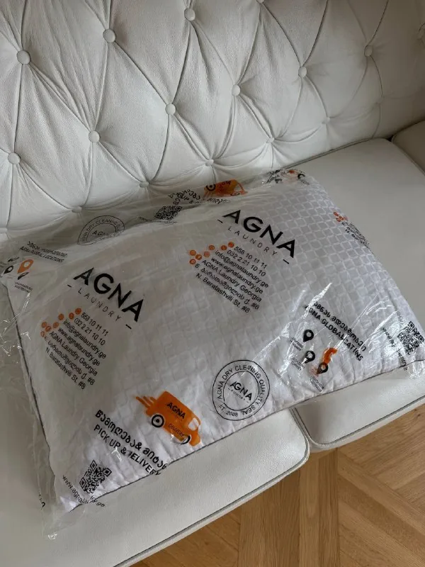 Подушка, подушка для беременных, кресло, стол, стул, зеркало, ваза 1