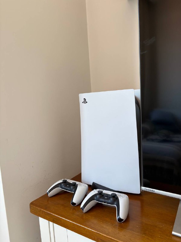 Sony Playstation PS5 с дисководом, 3 шнура, 2 джойстика 2