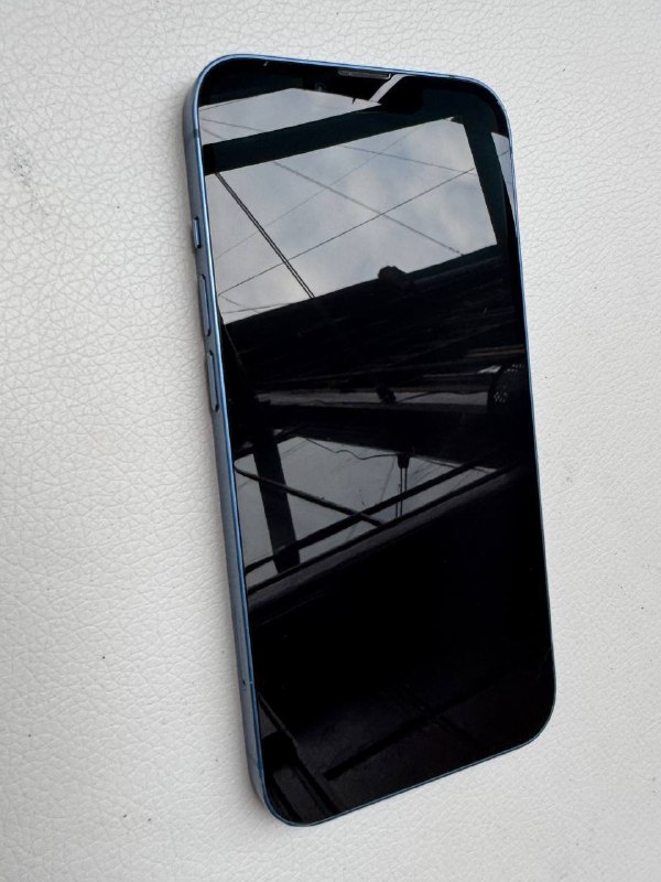iPhone 13 512GB Blue 2