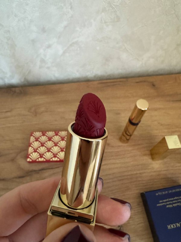 Палетка, крем для глаз, помады, тушь Estée Lauder 4