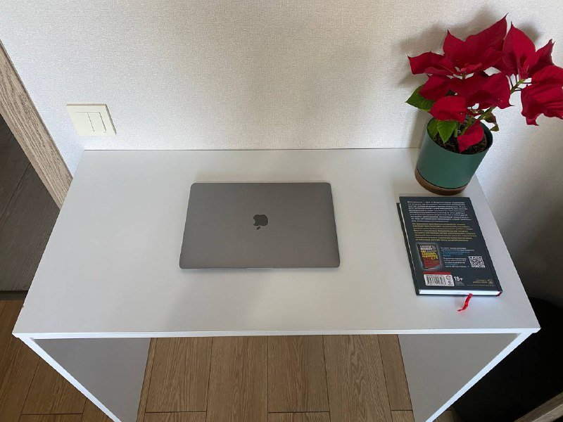 Стол 90x45 см с дефектом скола