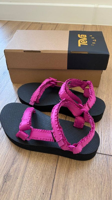 сандалии Teva, платье ASOS Edition 3