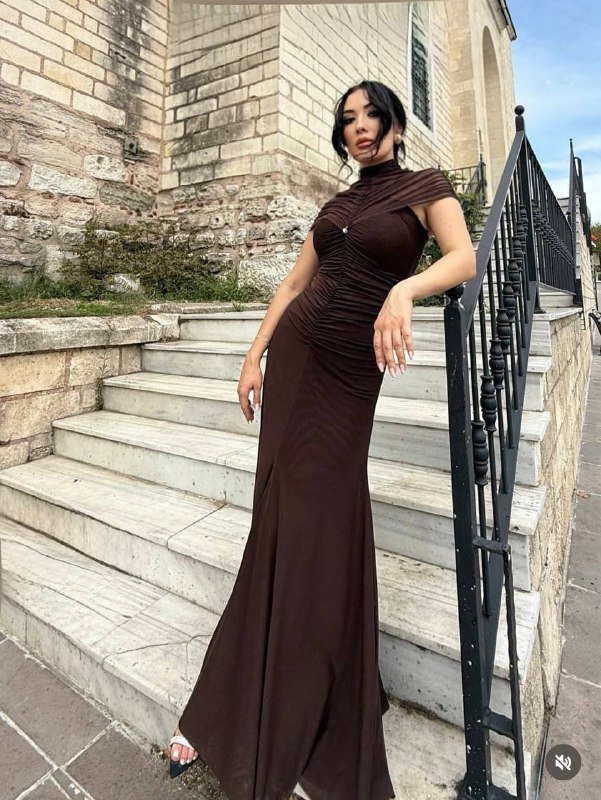 Платье коричневое размер L 2