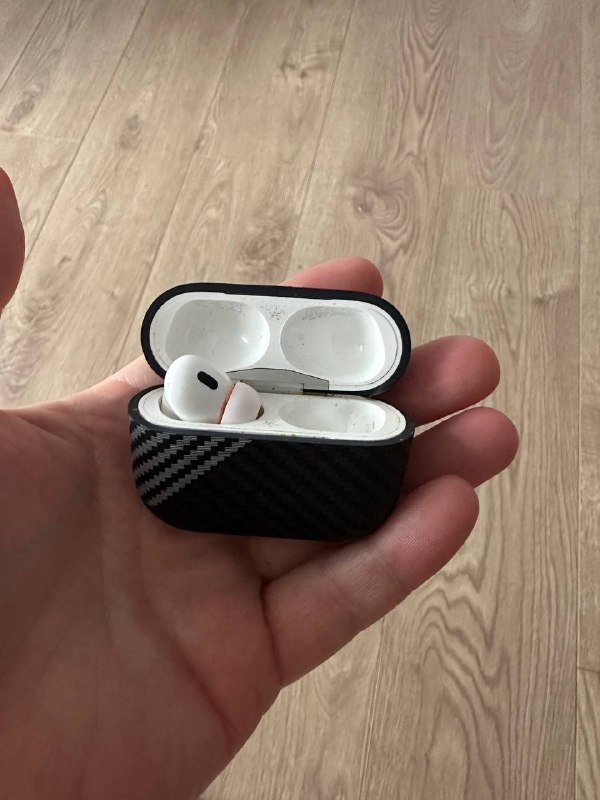 AirPods Pro 2 кейс с левым наушником