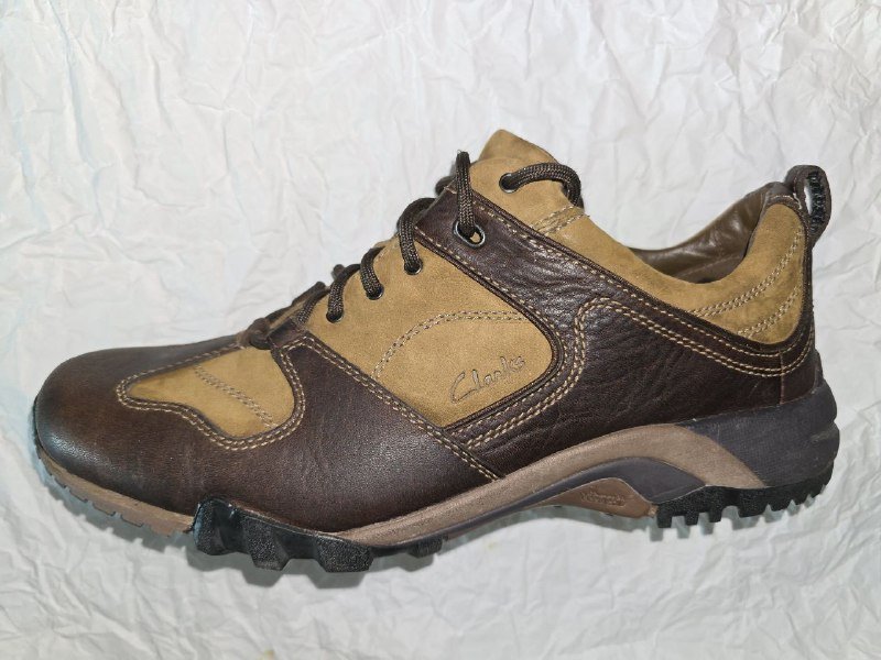 Кроссовки Clarks Active Air, рюкзак Deuter, ветровки, сандалии Keen