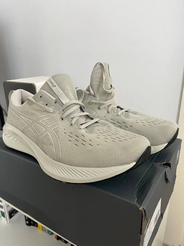 Беговые кроссовки Asics Gel Excite 5