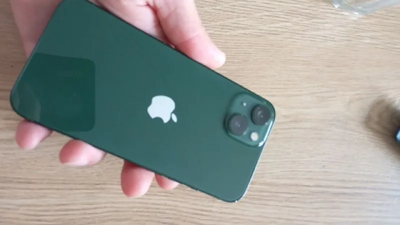 iPhone 13 1