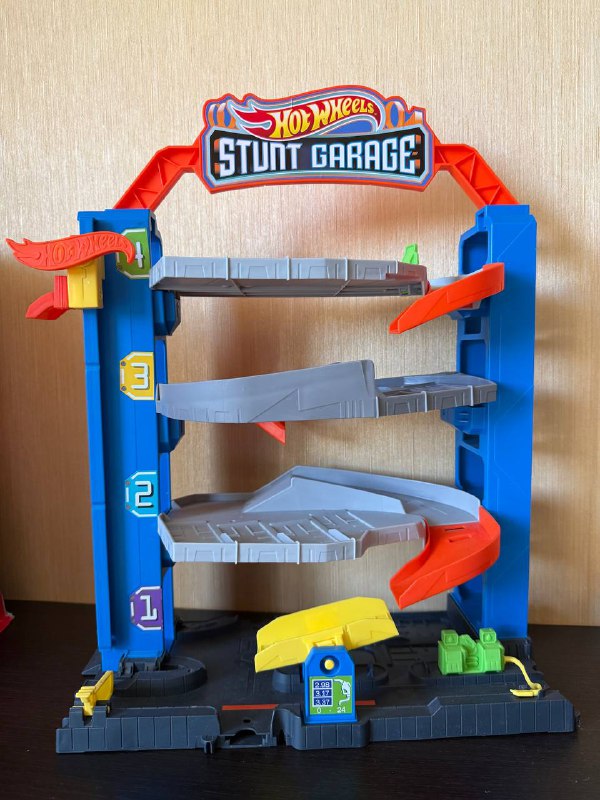 Парковка Hot Wheels Stunt Garage