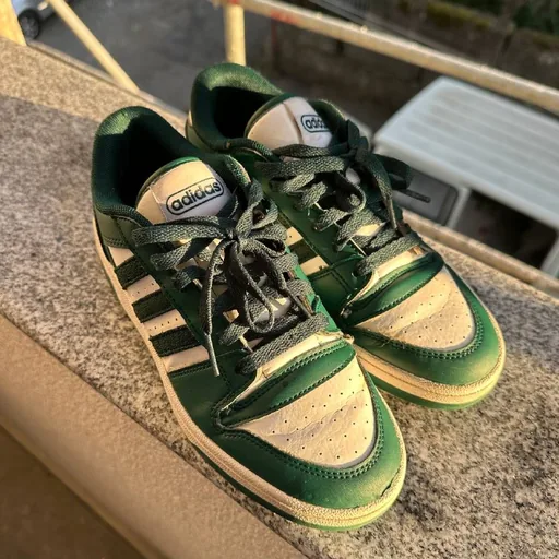 Кроссовки Adidas, шлепки Puma