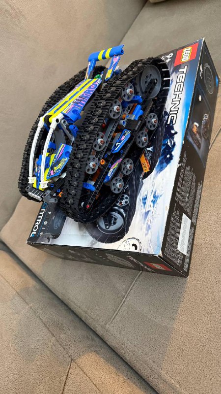 Pitaka Tactile Woven case for iPhone 16 Pro 4