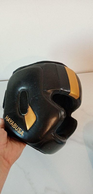 Перчатки боксерские 14 унций и шлем хаябуса 5