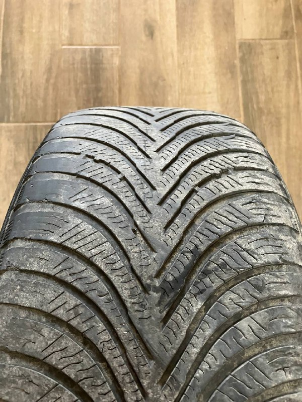 Покрышка Michelin Alpine 5 215/55 R16 2