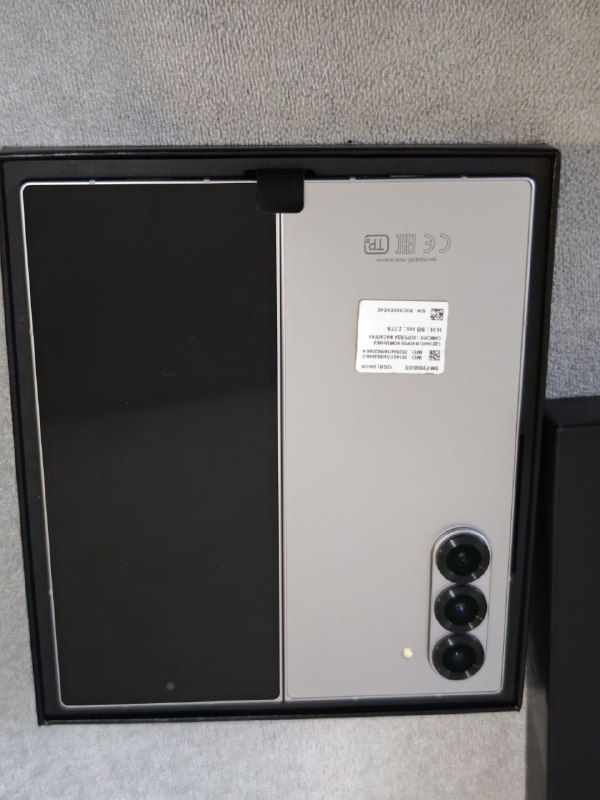 Samsung Galaxy Fold 6 256GB 4