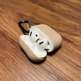 AirPods 4, чехол 3