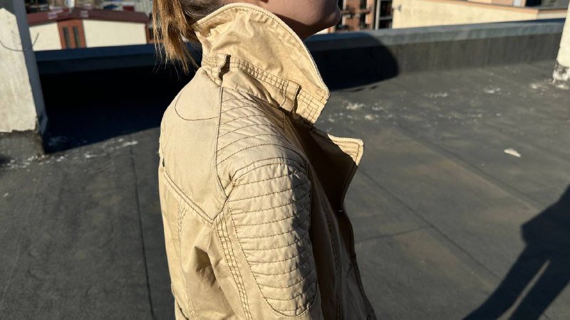 Женская куртка с двигающимся воротником 5