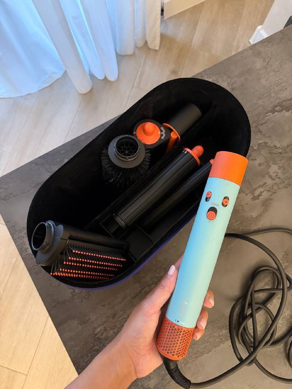 Слайлер Dyson новой версии с насадками