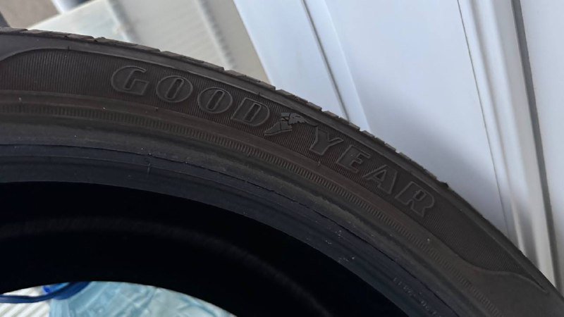Колесо GoodYear 235/40 r19 2