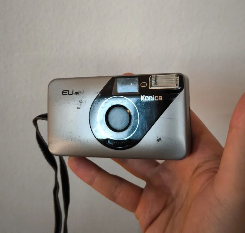 Konica EU-mini 35mm камера 1