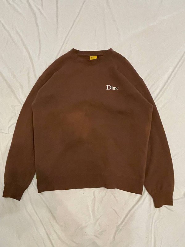 коричневая кофта, фиолетовая кофта, джинсы, куртка, кроссовки Adidas, черные ботинки 5