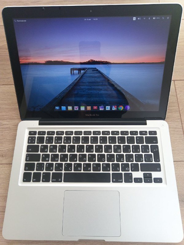 MacBook Pro 15 дюймов 2011, i5, 10GB, SSD 256GB, мышь, чехол