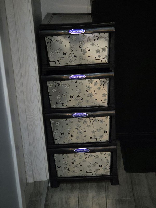 Комод из 4 секций с цветочным узором