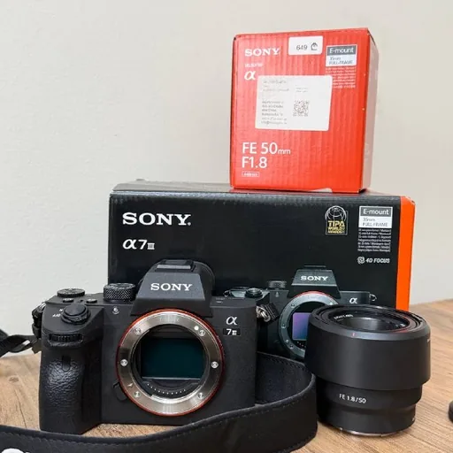 Камера Sony A7 III с объективом Sony FE 50mm f/1.8
