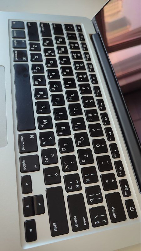 MacBook Pro Retina 2015 13 inch 8GB 128GB 3