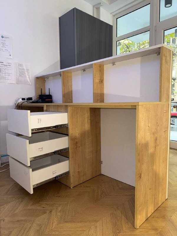 Ресепшен, шкафы, столы, стулья тканевые 2