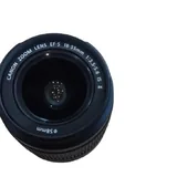 Зеркальная камера Canon Rebel T3i с объективом 4