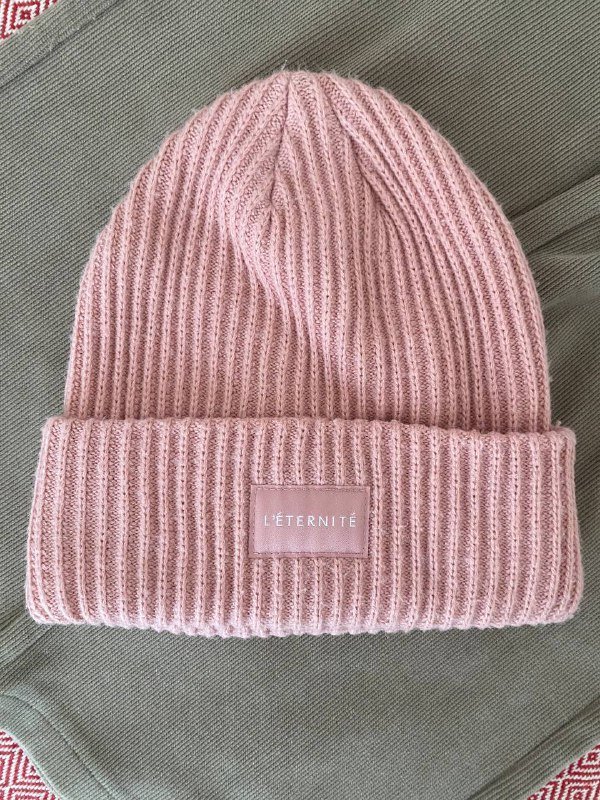 Штаны размер S, шапка H&M 2