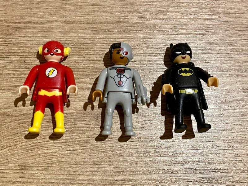 Коллекционные мини-фигурки Kinder Surprise Playmobil DC Comics
