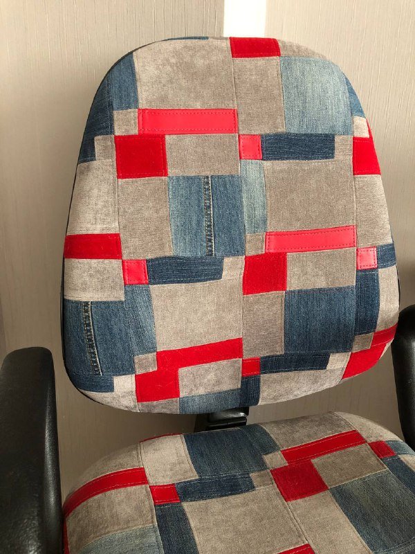 Офисный стул с пэчворком из денима и текстиля 4